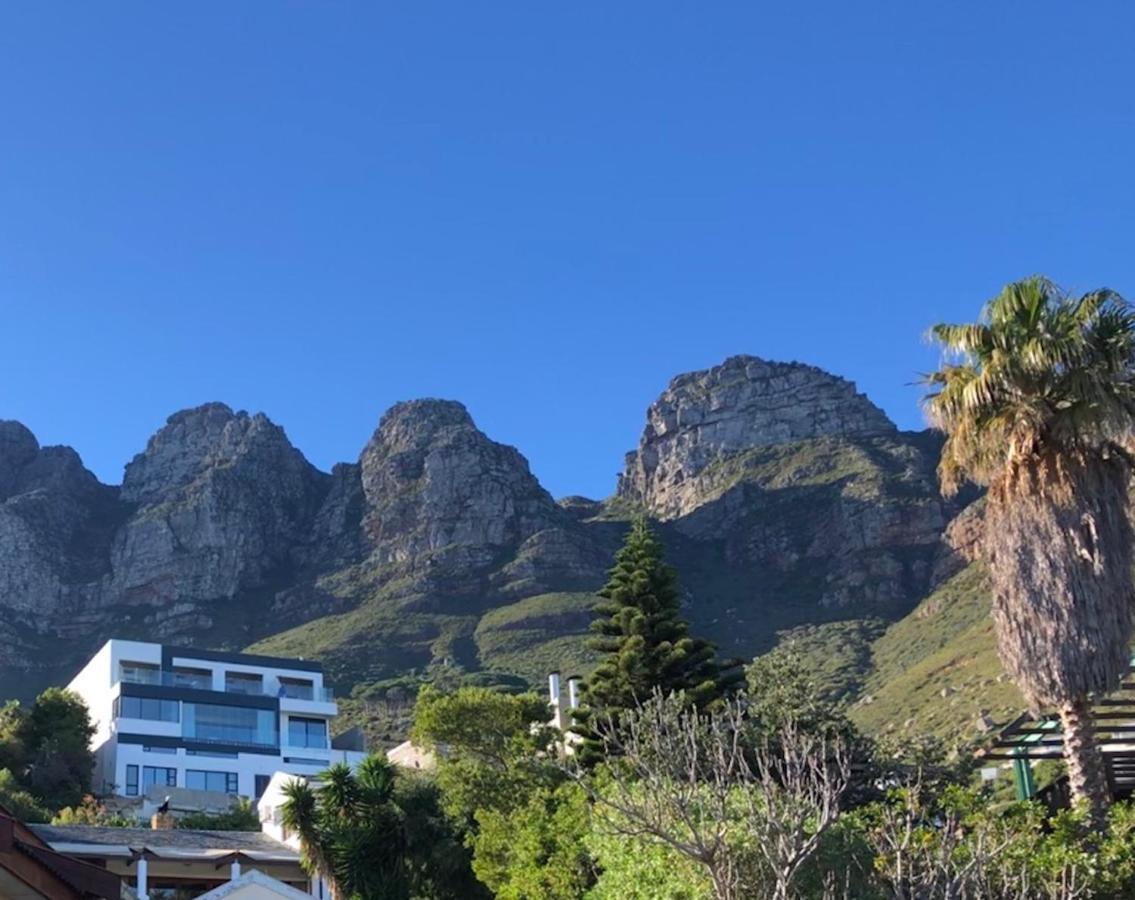 Camps Bay Blue Self-Catering Studios Città del Capo Esterno foto