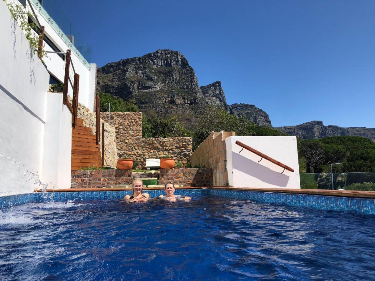 Camps Bay Blue Self-Catering Studios Città del Capo Esterno foto