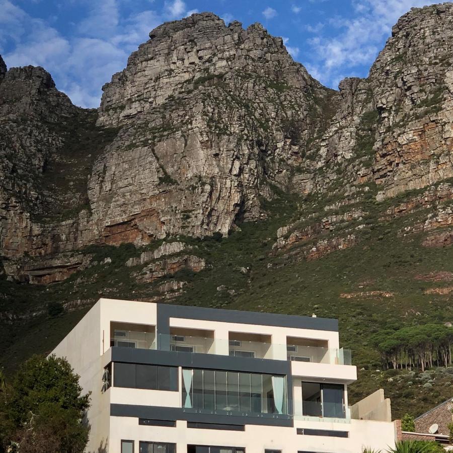 Camps Bay Blue Self-Catering Studios Città del Capo Esterno foto