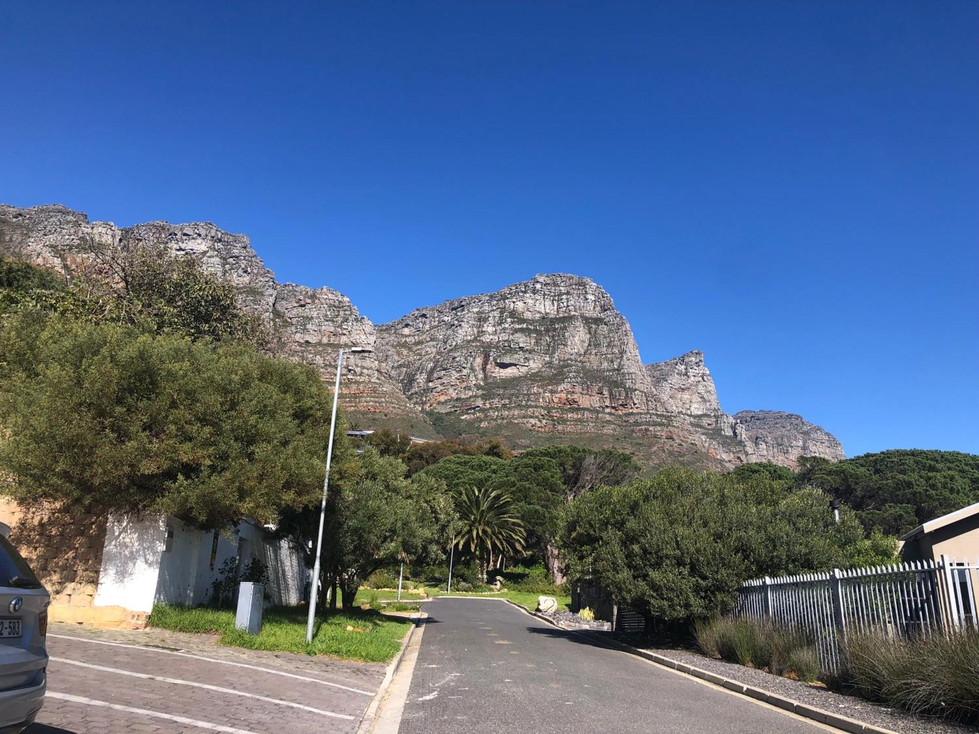Camps Bay Blue Self-Catering Studios Città del Capo Esterno foto