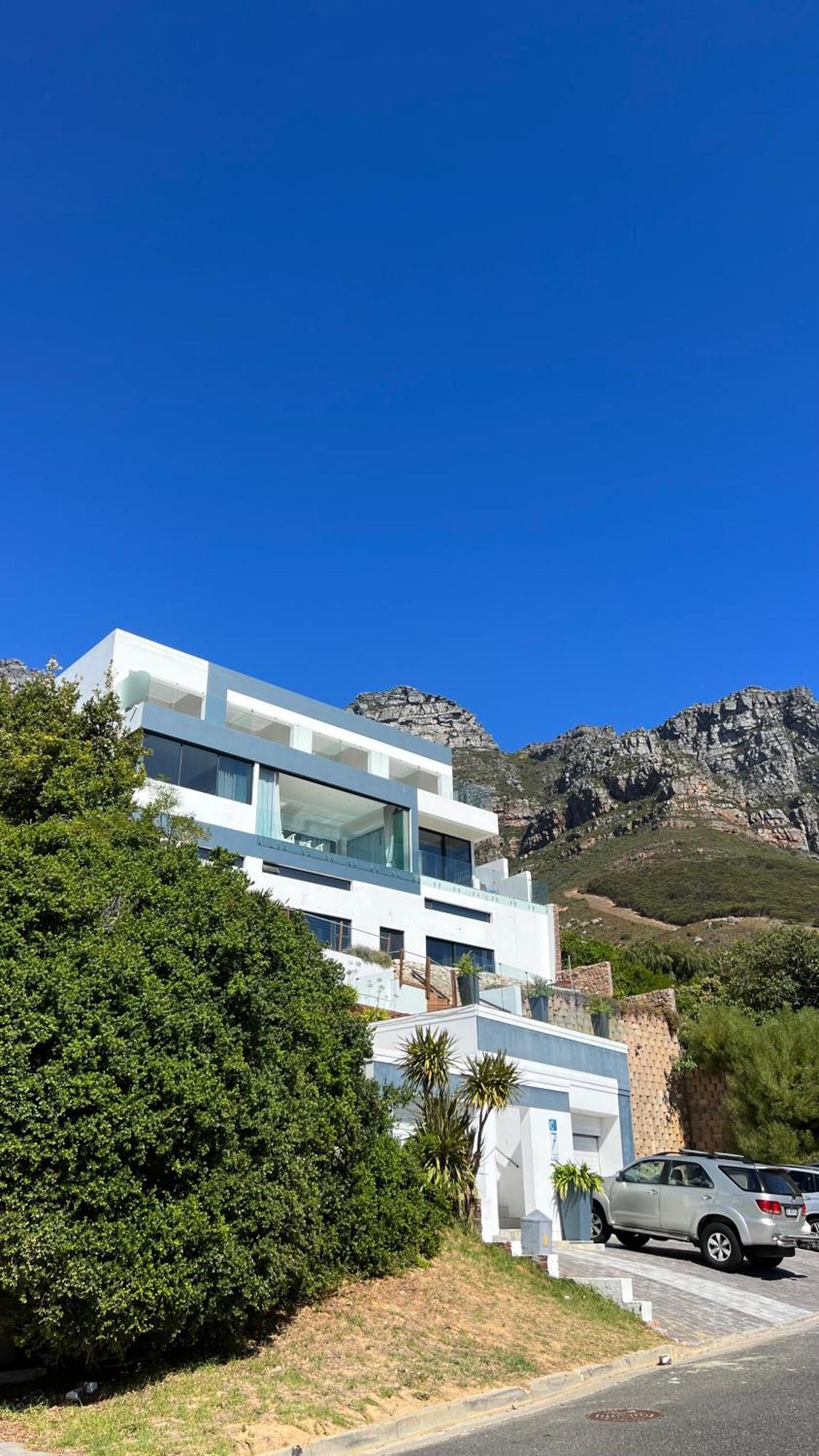 Camps Bay Blue Self-Catering Studios Città del Capo Esterno foto
