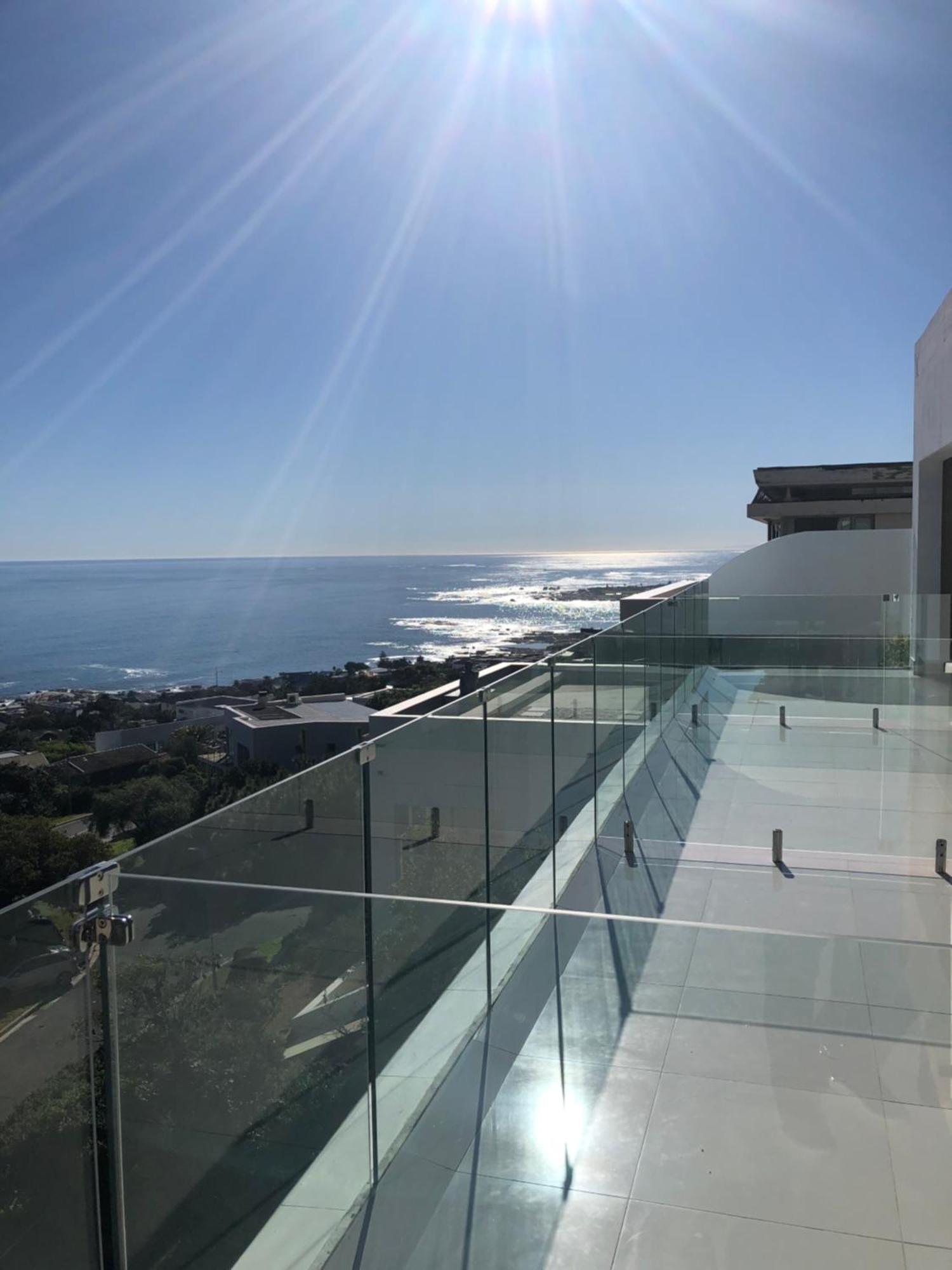 Camps Bay Blue Self-Catering Studios Città del Capo Esterno foto