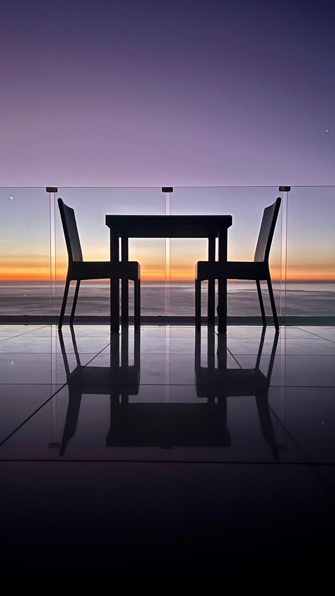Camps Bay Blue Self-Catering Studios Città del Capo Esterno foto