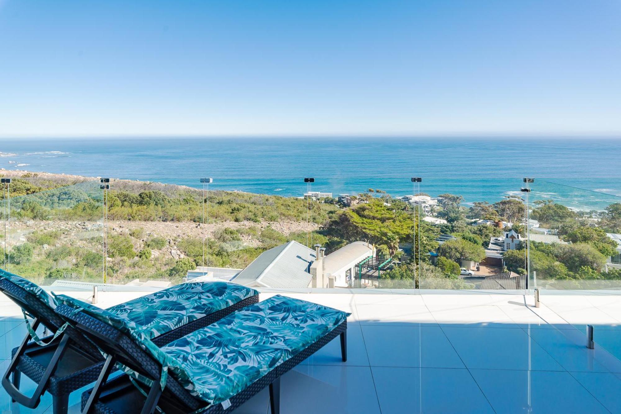 Camps Bay Blue Self-Catering Studios Città del Capo Esterno foto