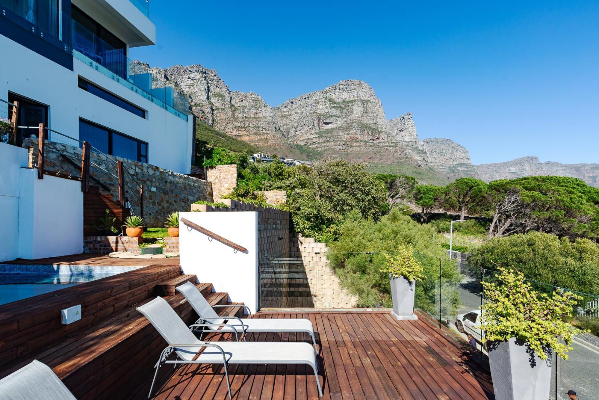 Camps Bay Blue Self-Catering Studios Città del Capo Esterno foto